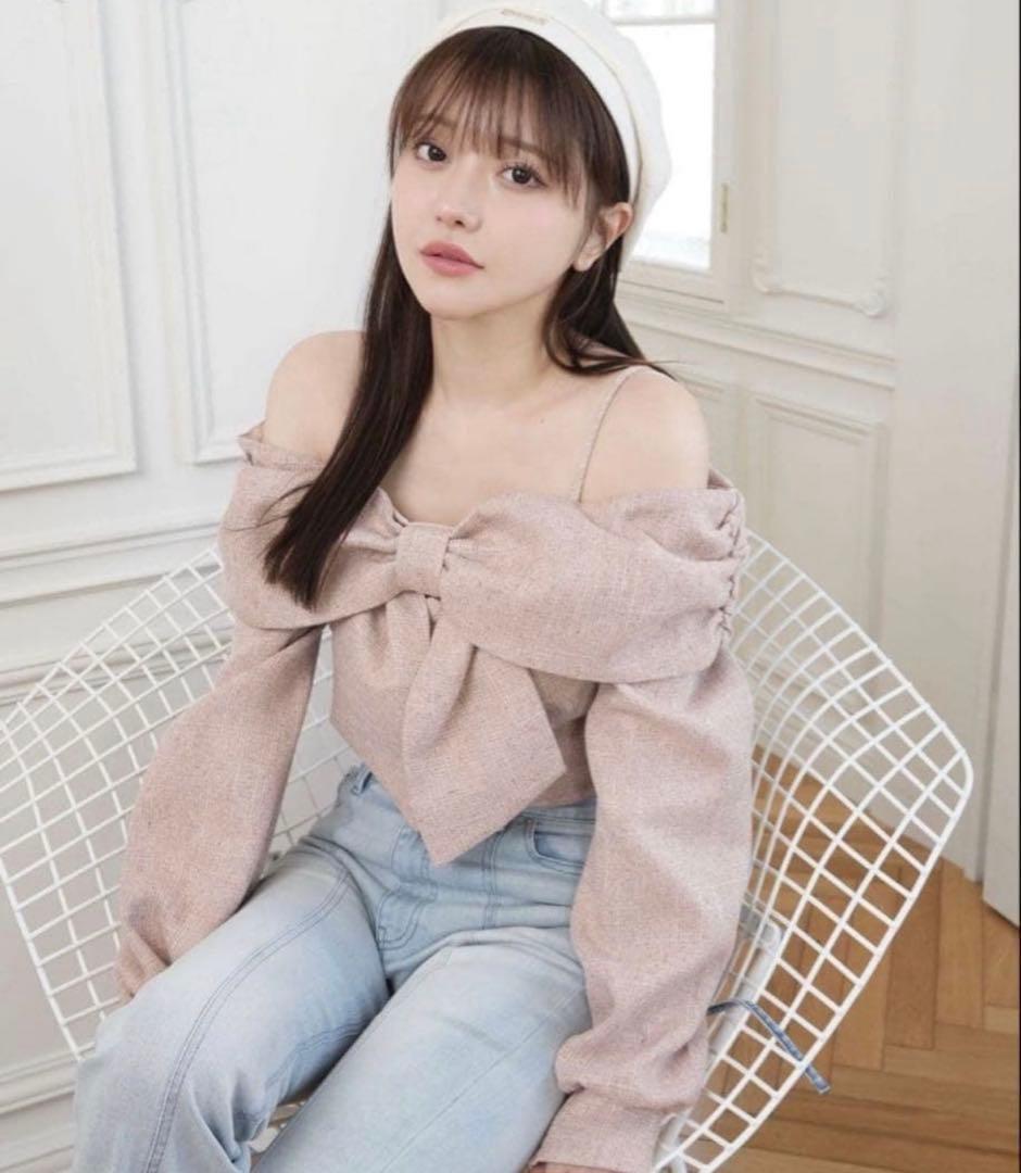 LIP SERVICEオフショルダーリボン付きピンクトップス