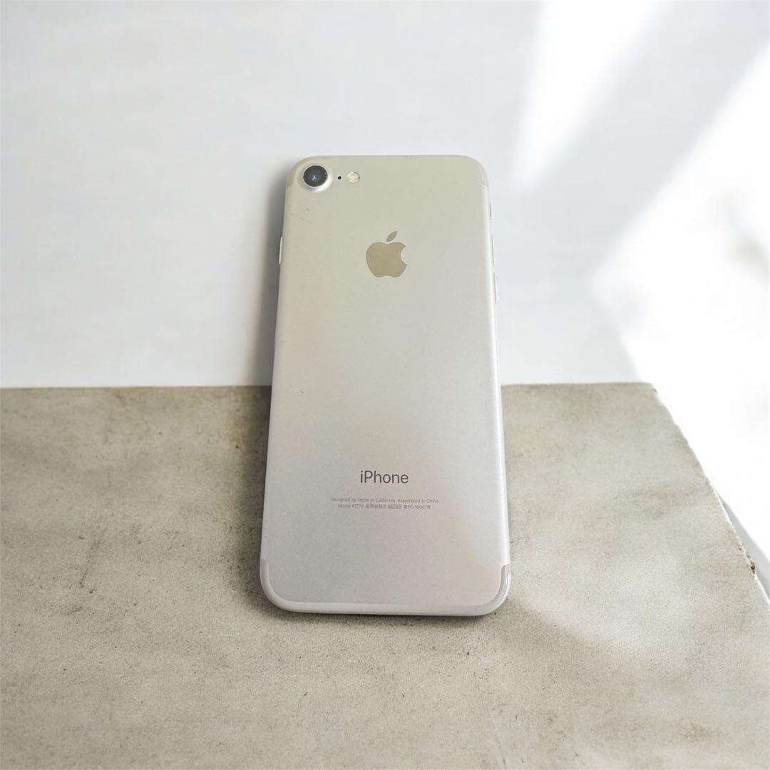 iPhone 7 SIMロック解除済み　SIMフリー　 内容バッテリー77%
