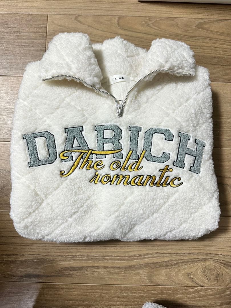 DARICHロゴボアハーフジップトップス