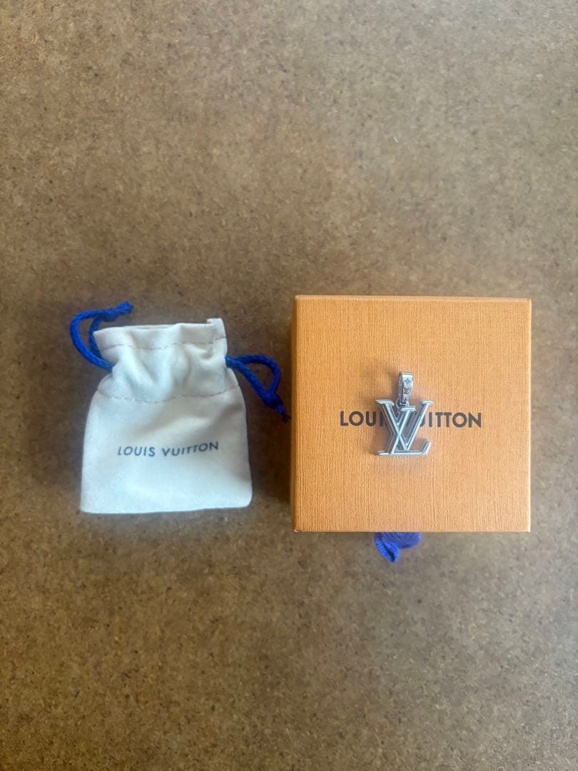 最終価格‼️LOUIS VUITTON LVチャーム　 M02747