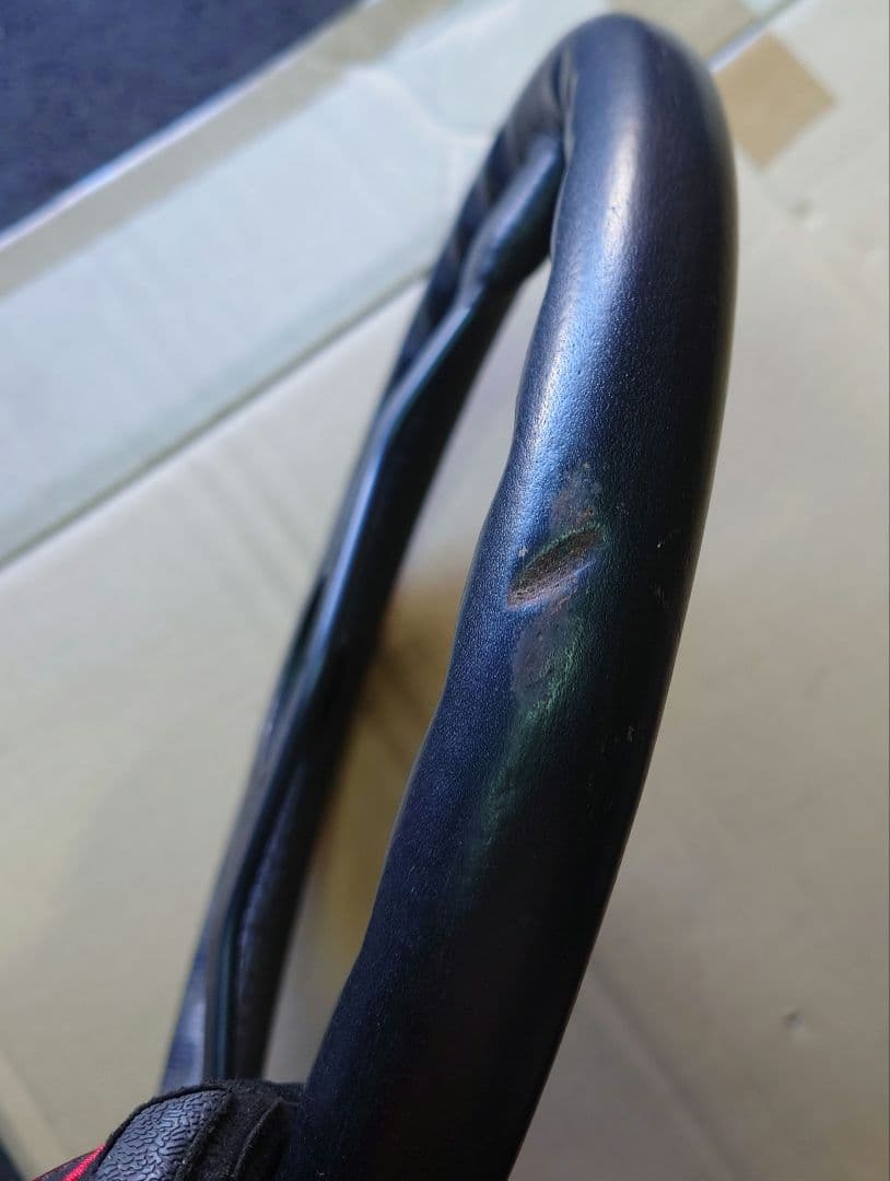 ジムニーオプション　momo3本スポークステアリングホイール希少