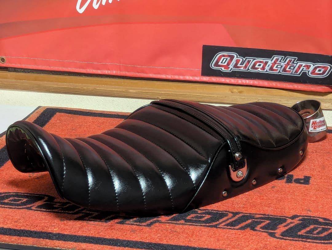 ヒロさん　Z900RS シート預かり加工張替え