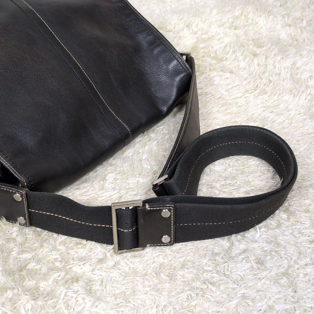 コーチ メッセンジャーバッグ 斜め掛け レザー ブラック