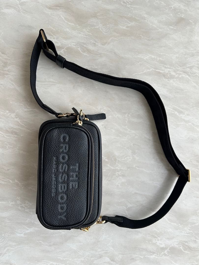 MARC JACOBS THE CROSSBODY ブラック