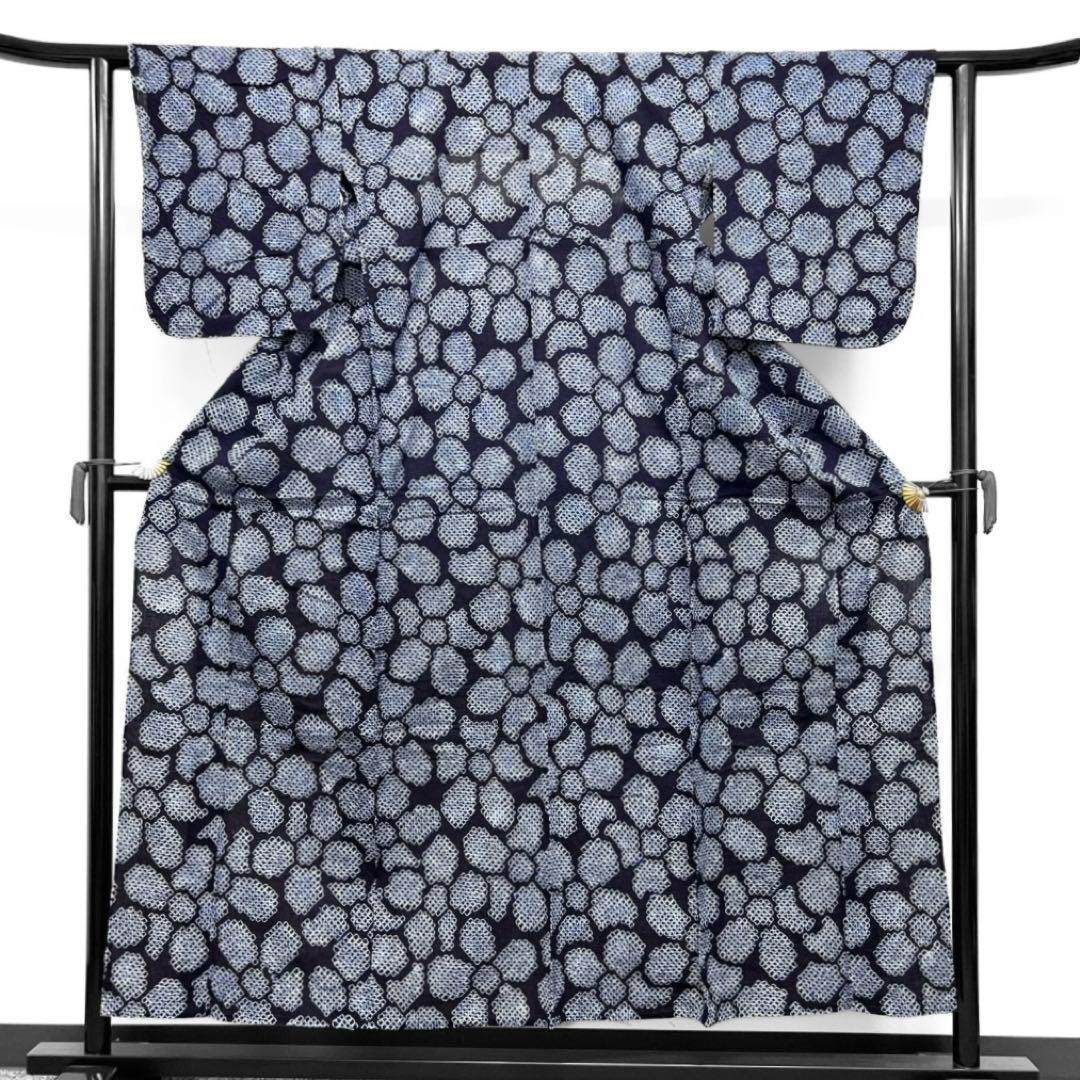 浴衣　有松鳴海絞り　花模様　ネイビー系　着物　054w d