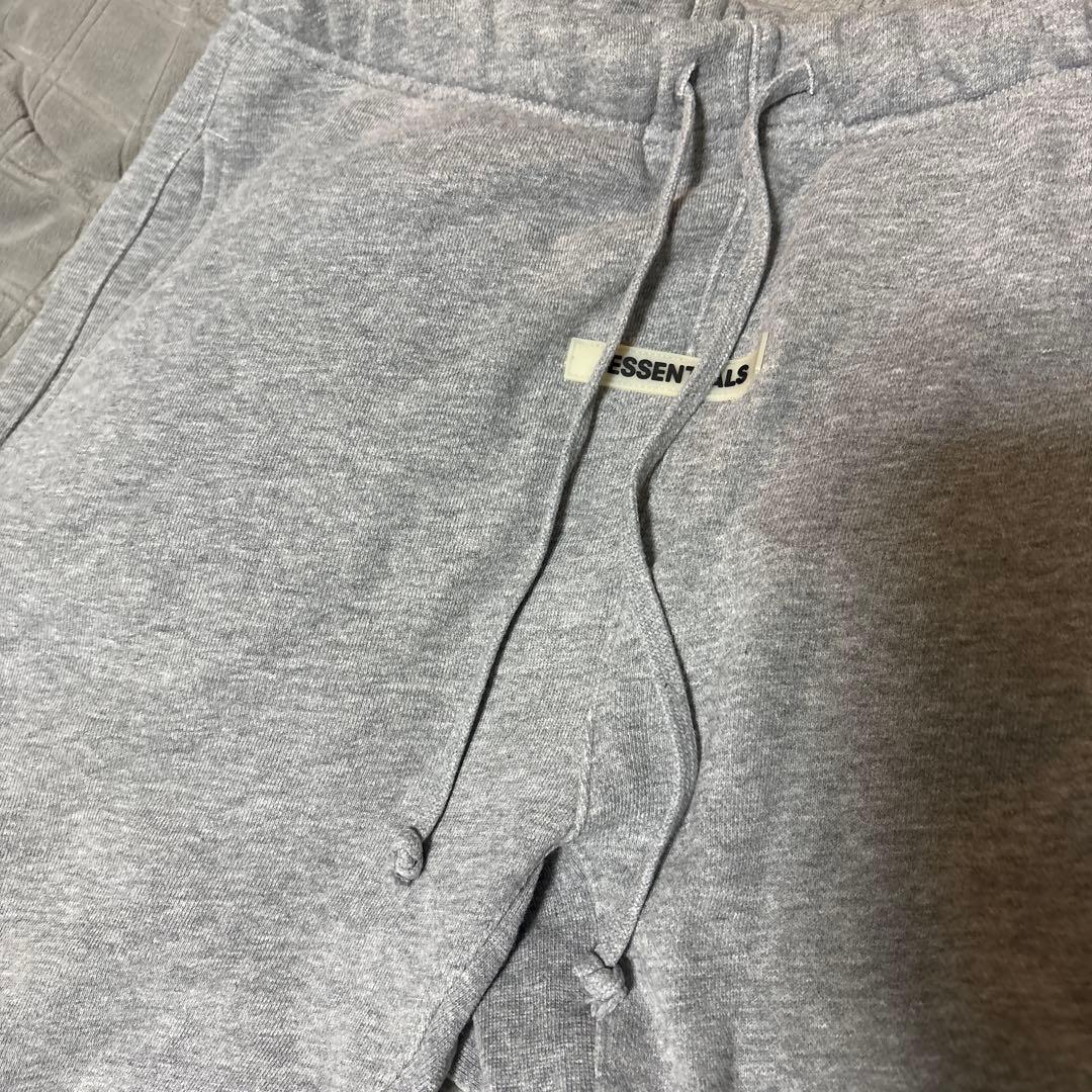 ESSENTIALS グレー スウェットセットアップ