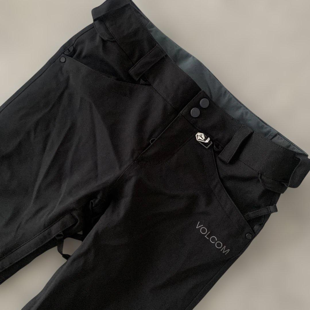 未使用級✨VOLCOM スノーボードウェア　パンツ　ブラック