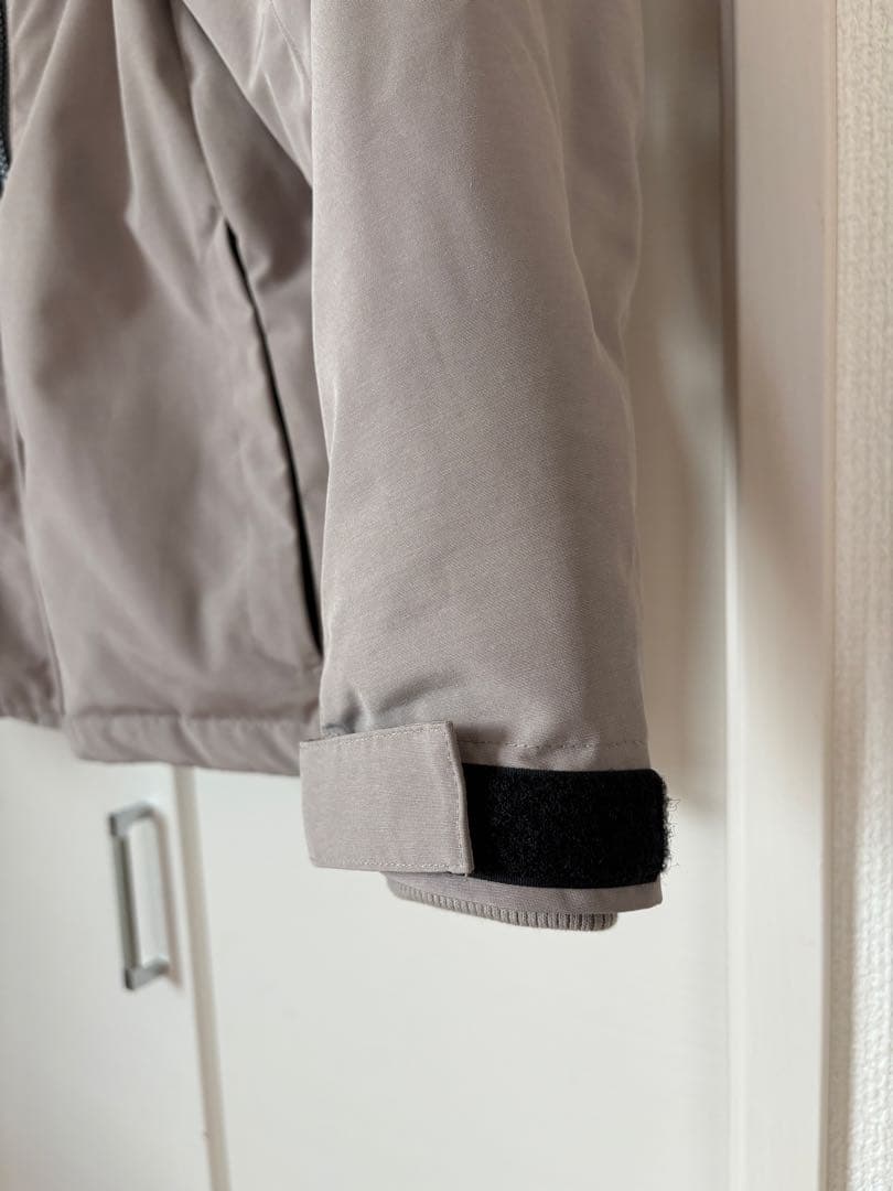 グレー ダウンジャケット フード付き　新品購入　美品　ほぼ新品　レディース