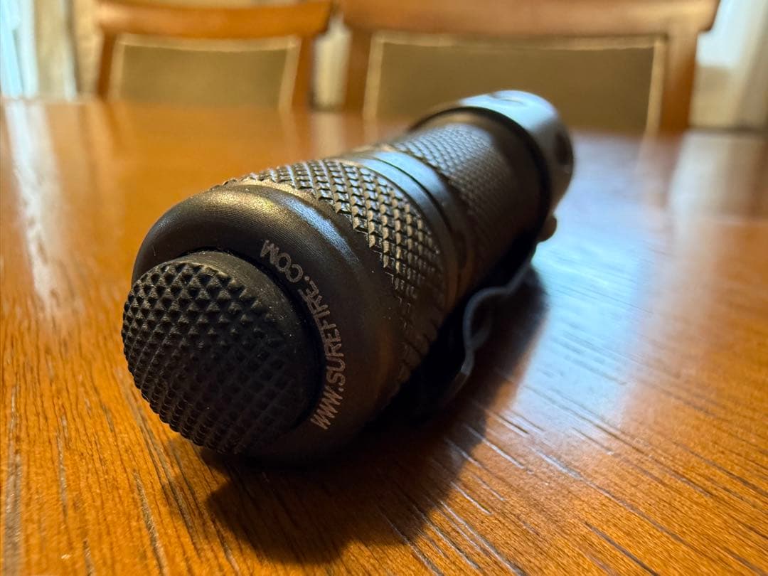 SUREFIRE E1 EXECUTIVE 懐中電灯