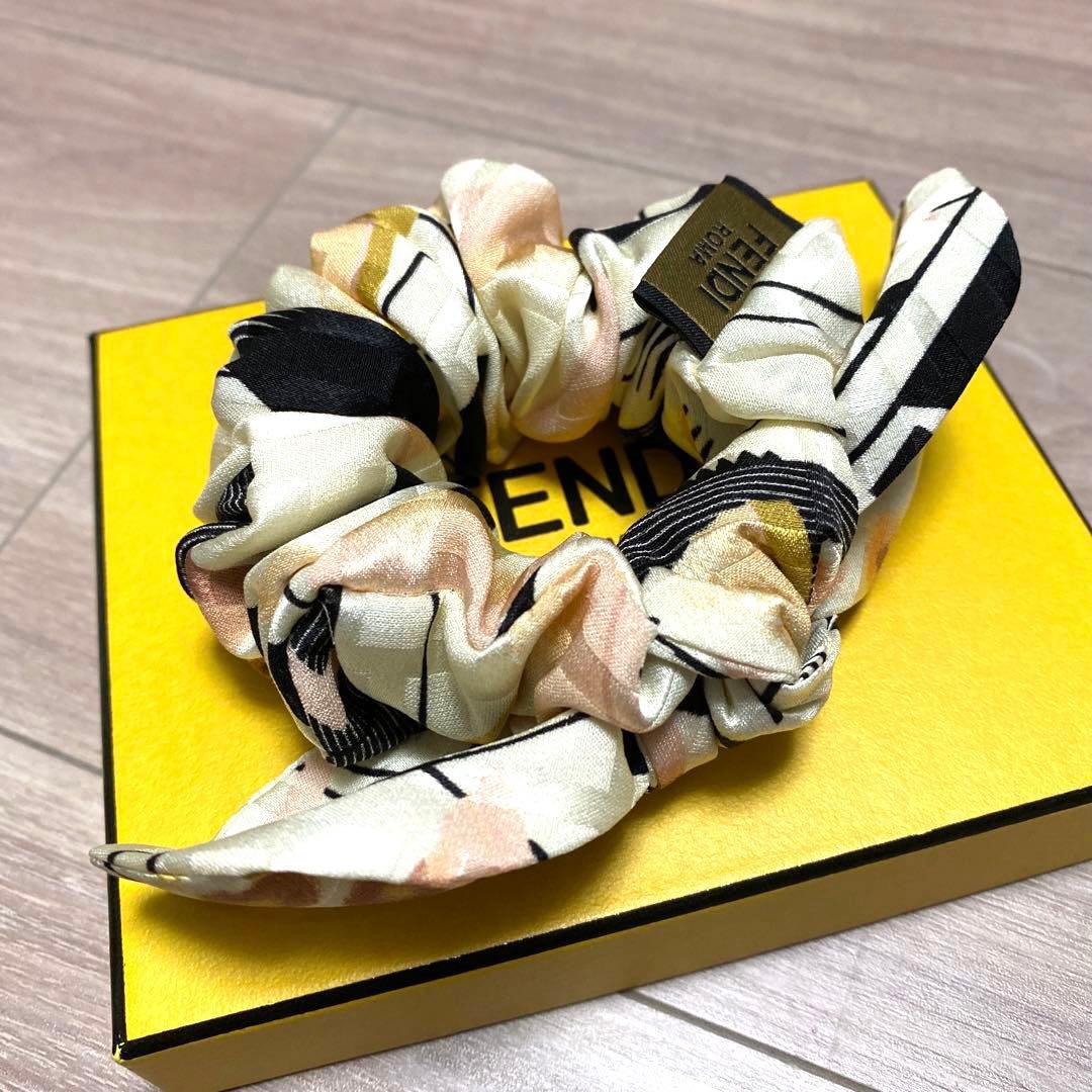 ◆Fendi シルク　シュシュセット　２個　箱付き