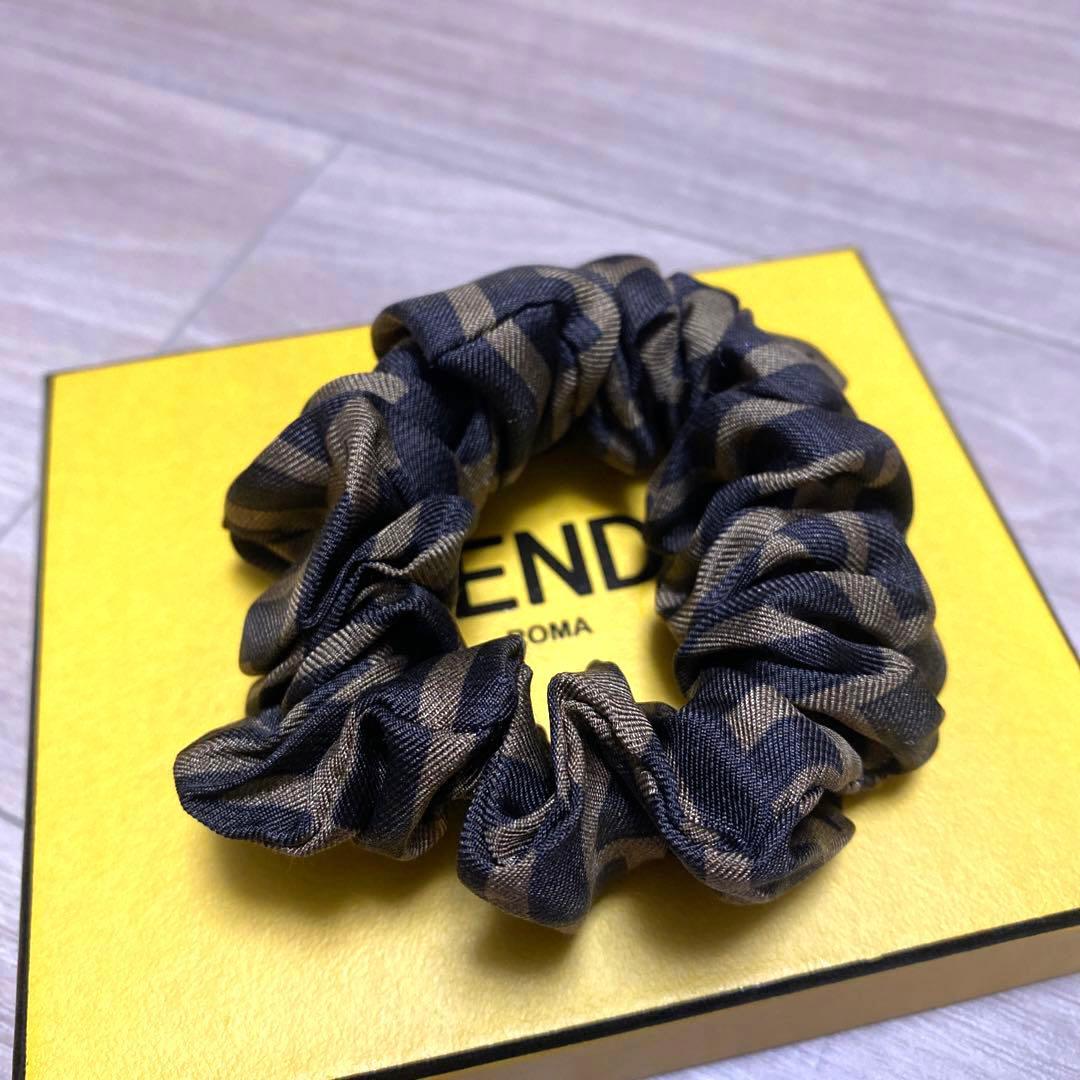 ◆Fendi シルク　シュシュセット　２個　箱付き