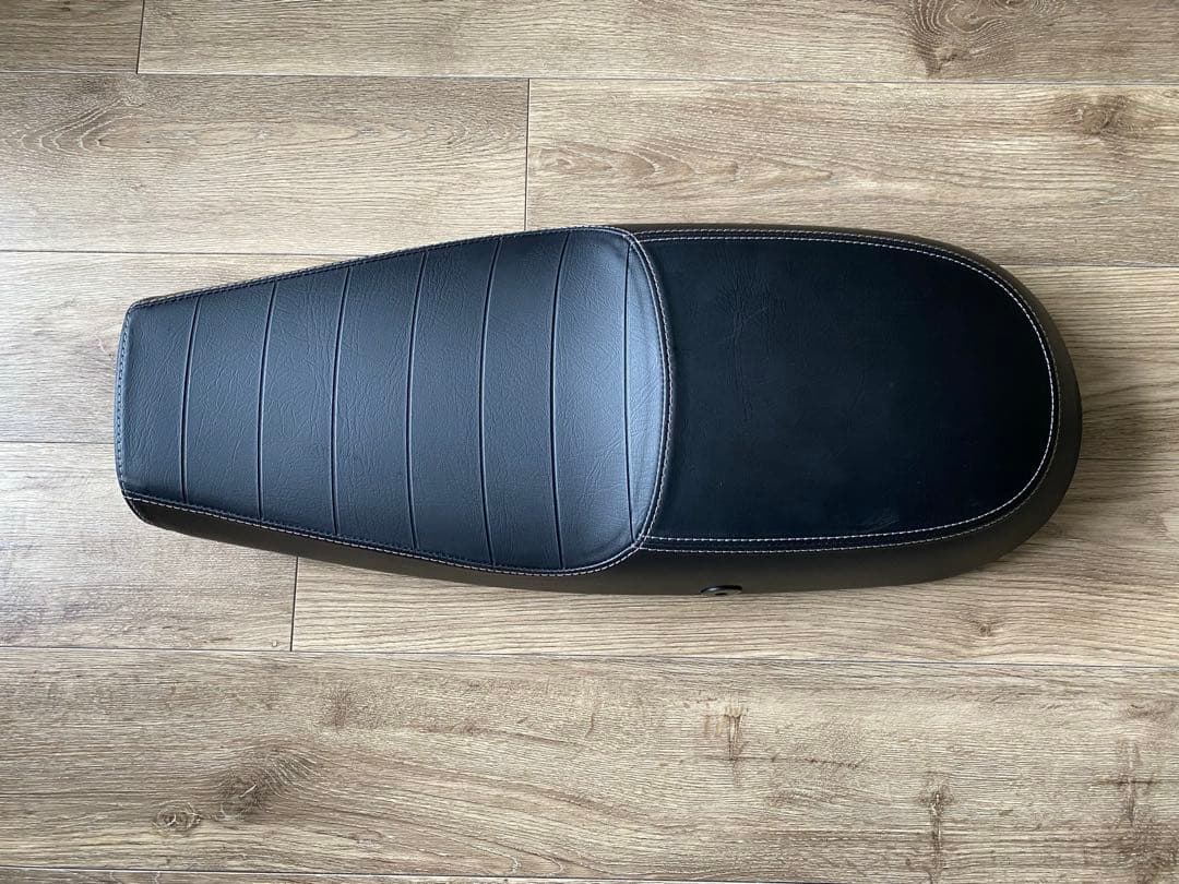 【Continental GT 650】純正シート