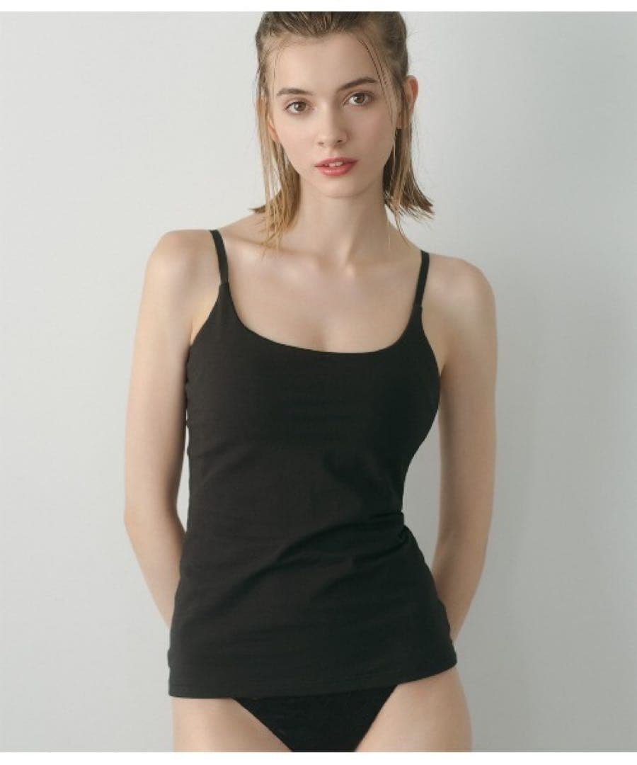 【洋服見え◎厚手パッドでがっつり盛り】盛れるノンワイヤーブラキャミ