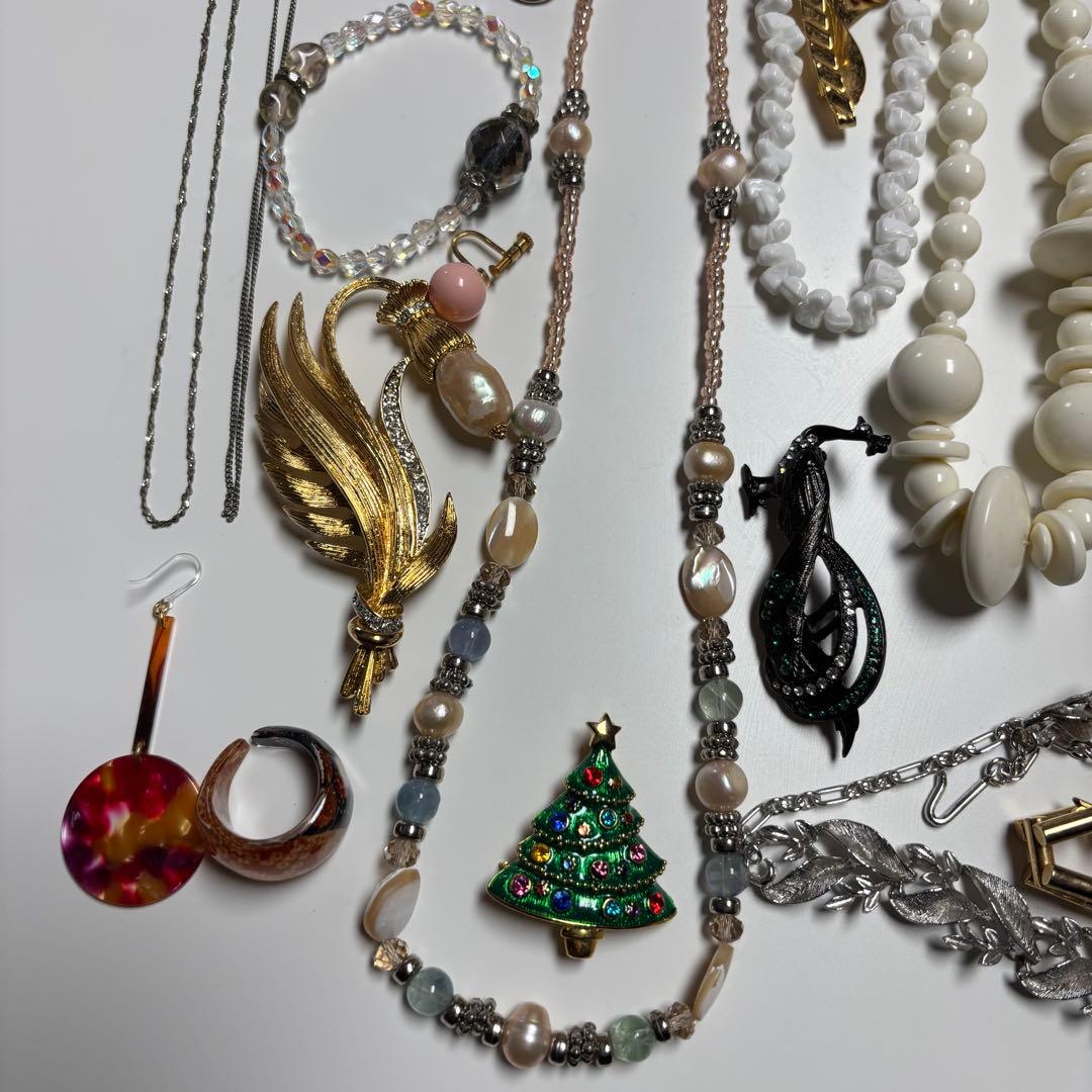 アクセサリーまとめ　ネックレス　指輪　ブローチ　イミテーション