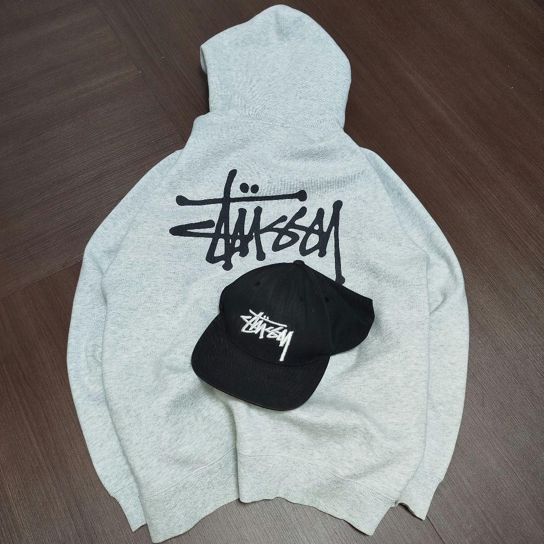 Stüssy グレー パーカーMと黒キャップ セット