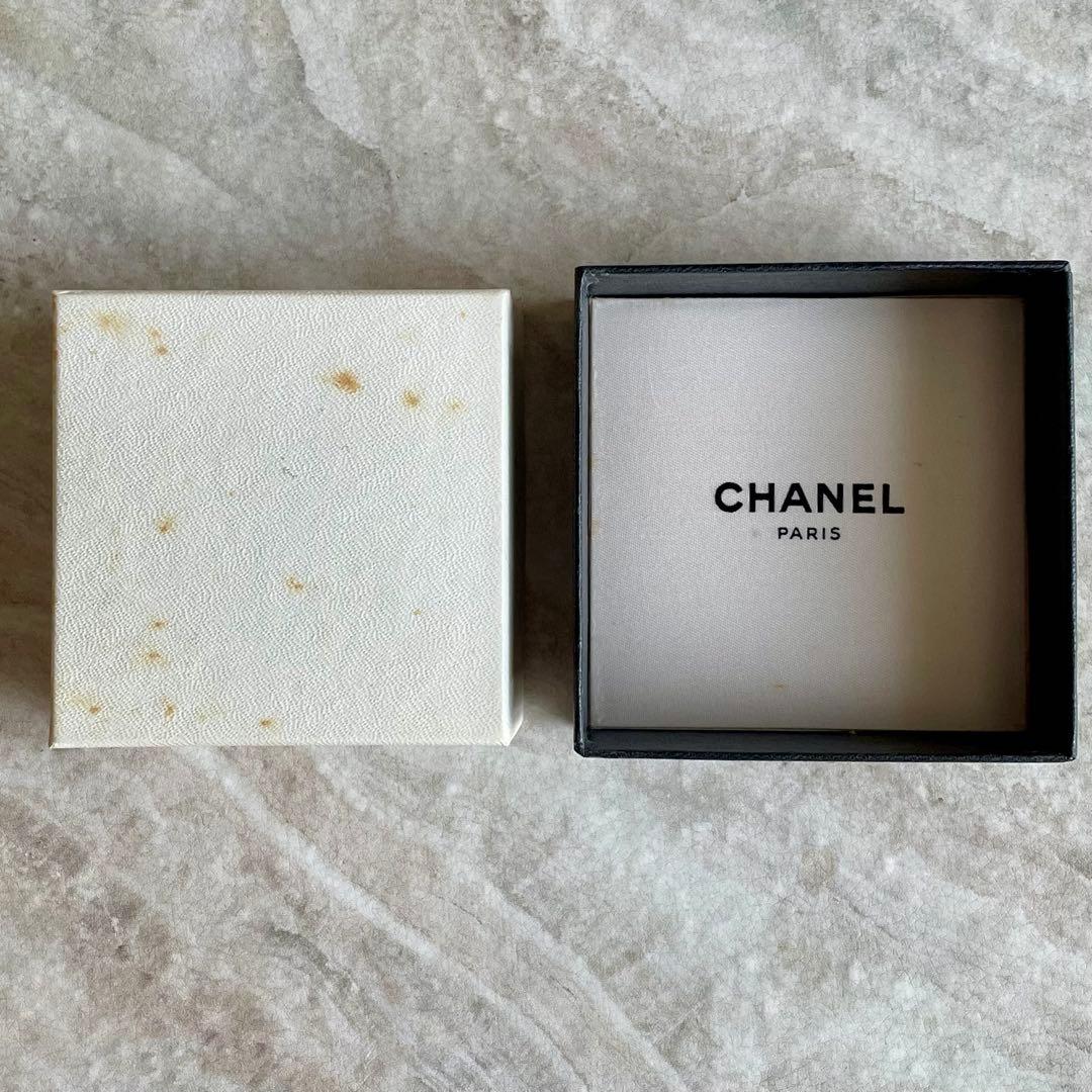 CHANEL トリプルココマーク　ブローチ タグ付き