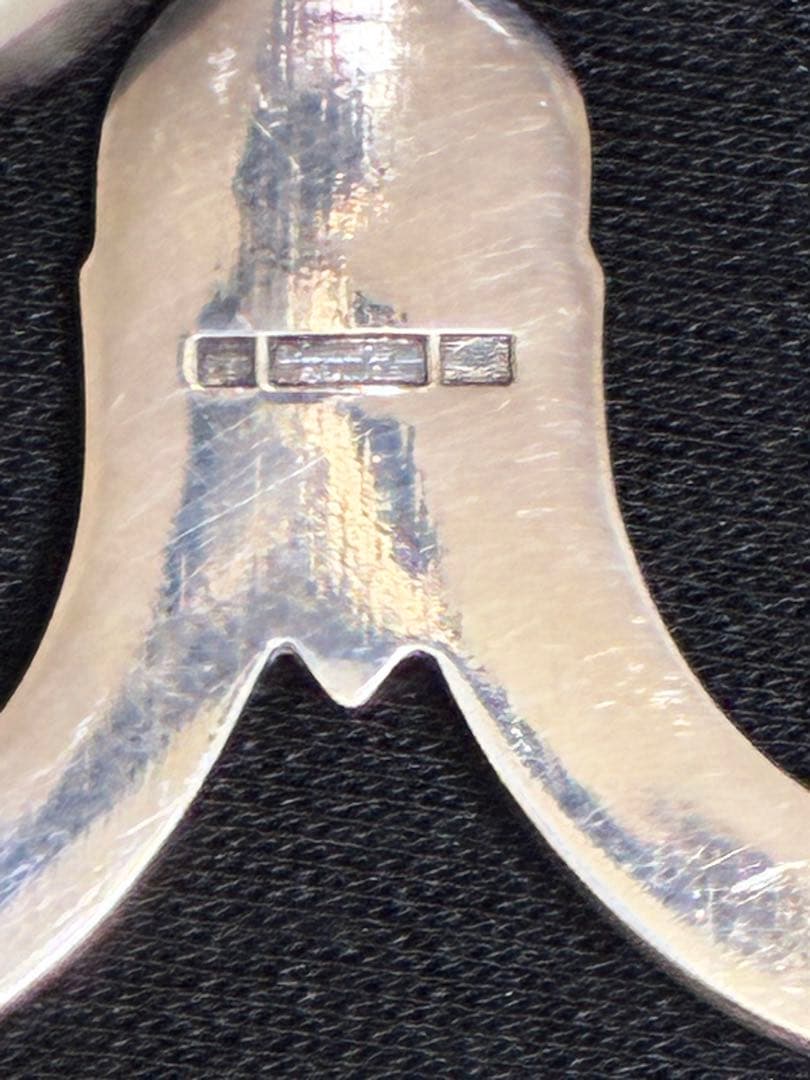 クリストフル 、レリーフが美しいLuis 16世スタイルのナイフレスト6本箱付き