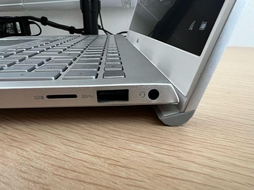 その他ノートPC本体 DELL Inspison 5505