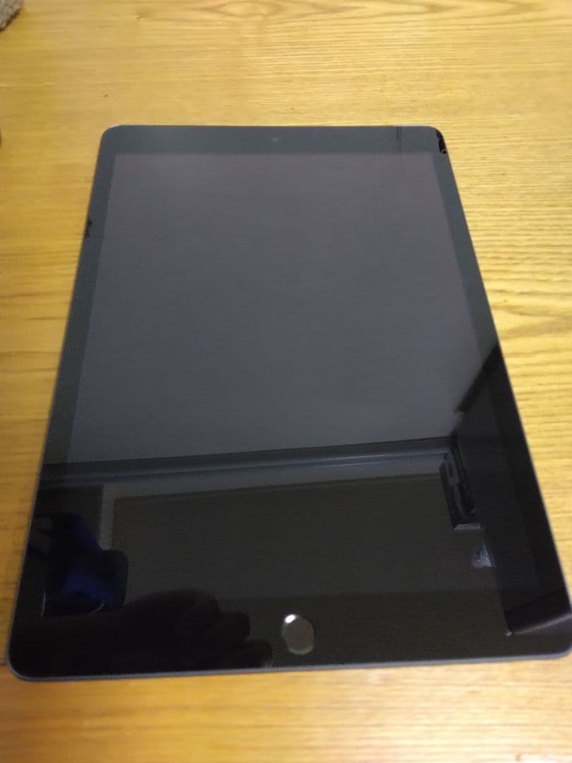 美品　iPad第9世代 64GB Cellularモデル MK473J/A