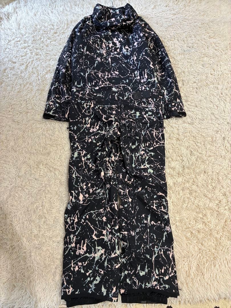 美品 BURTON ANALOG スノーボードウェア つなぎ ペイント柄
