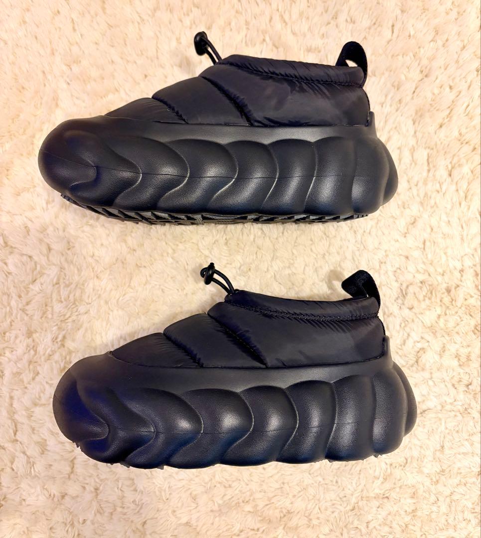 試着のみ　未使用品　正規品 クロックス　オーバーパフショーティー 黒　25センチ