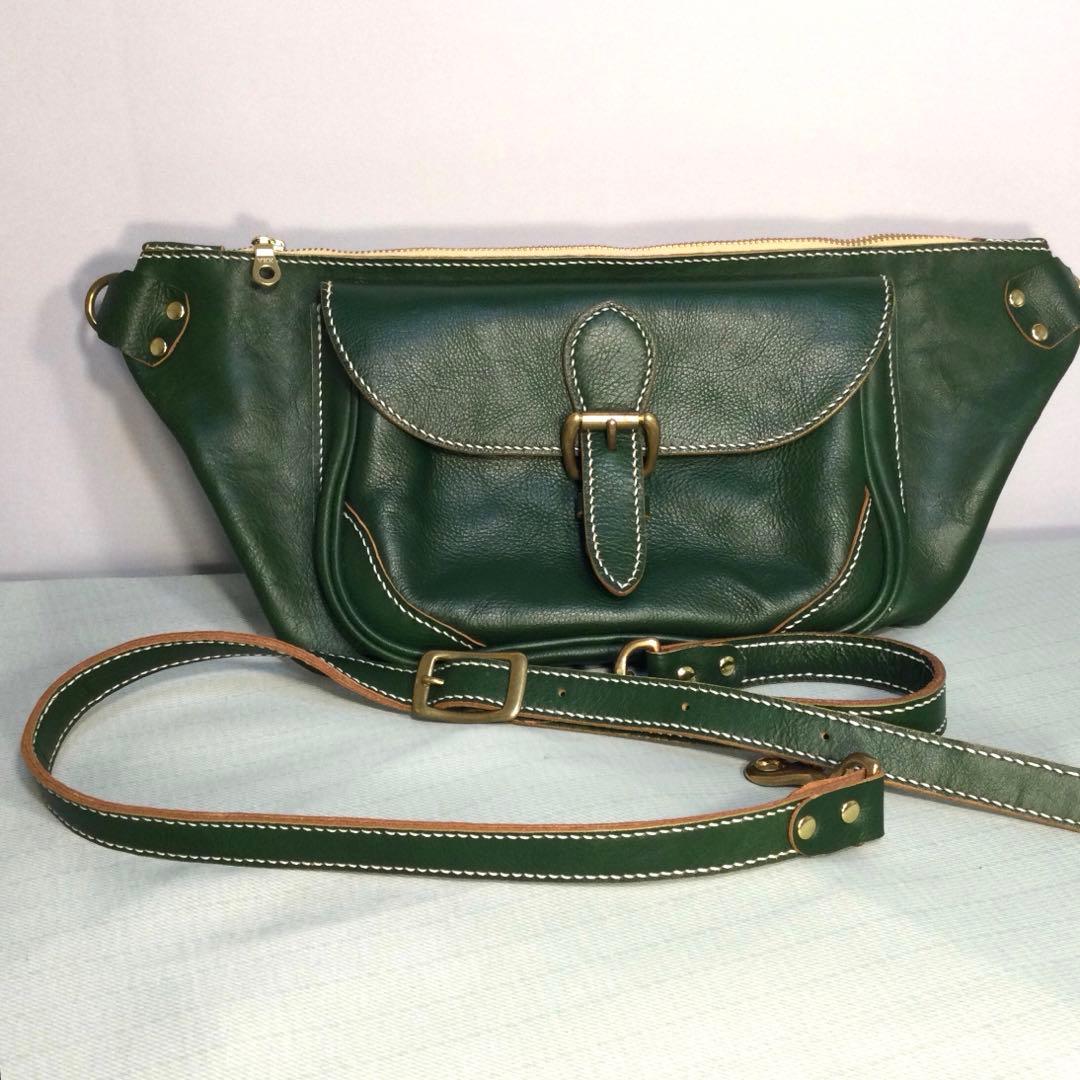 モス　グリーン　ハンドメイド感有り　ボディーバックショルダー付き