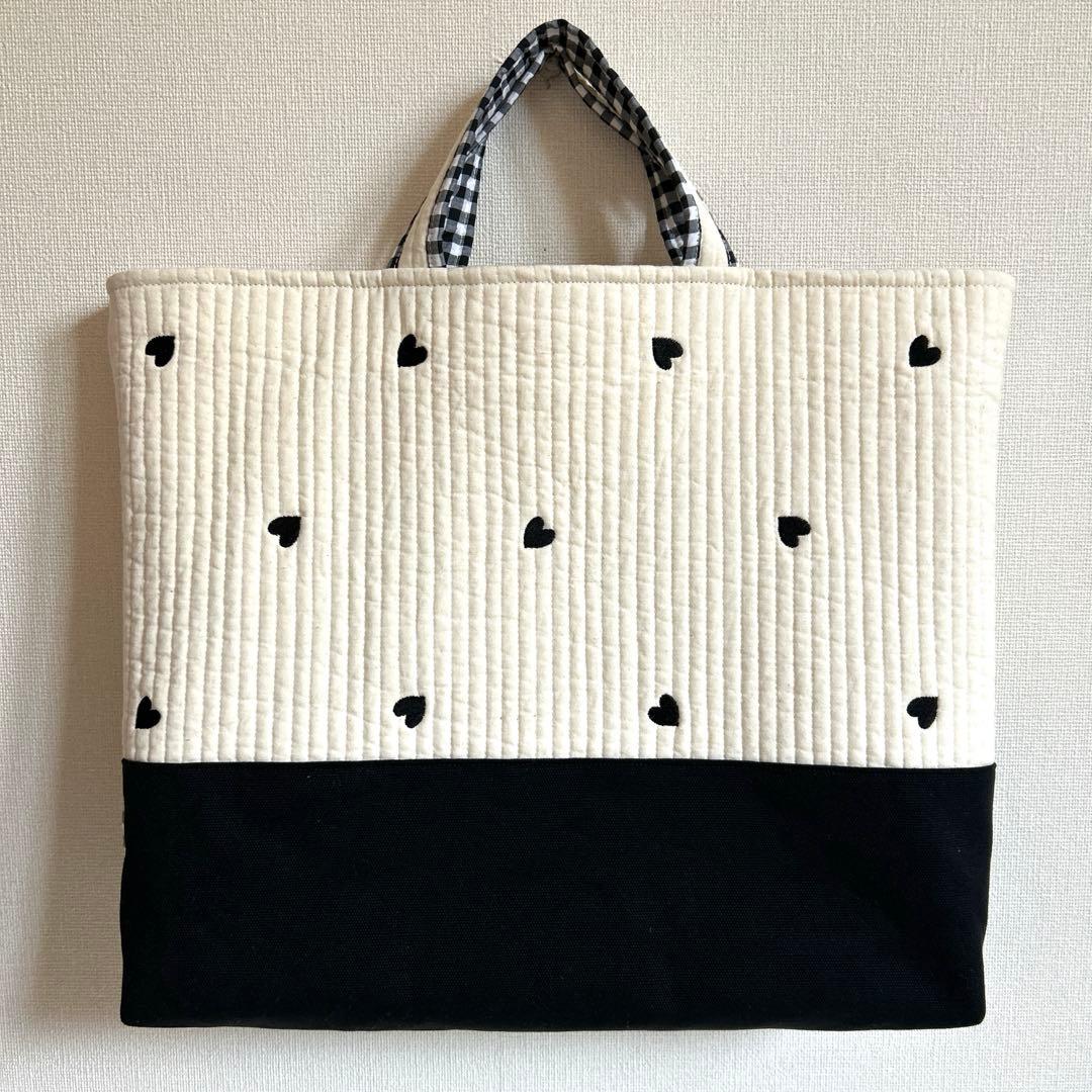 メー❤︎翌日発送！圧縮梱包！　【白地黒ハートヌビ×黒チェック】　女の子