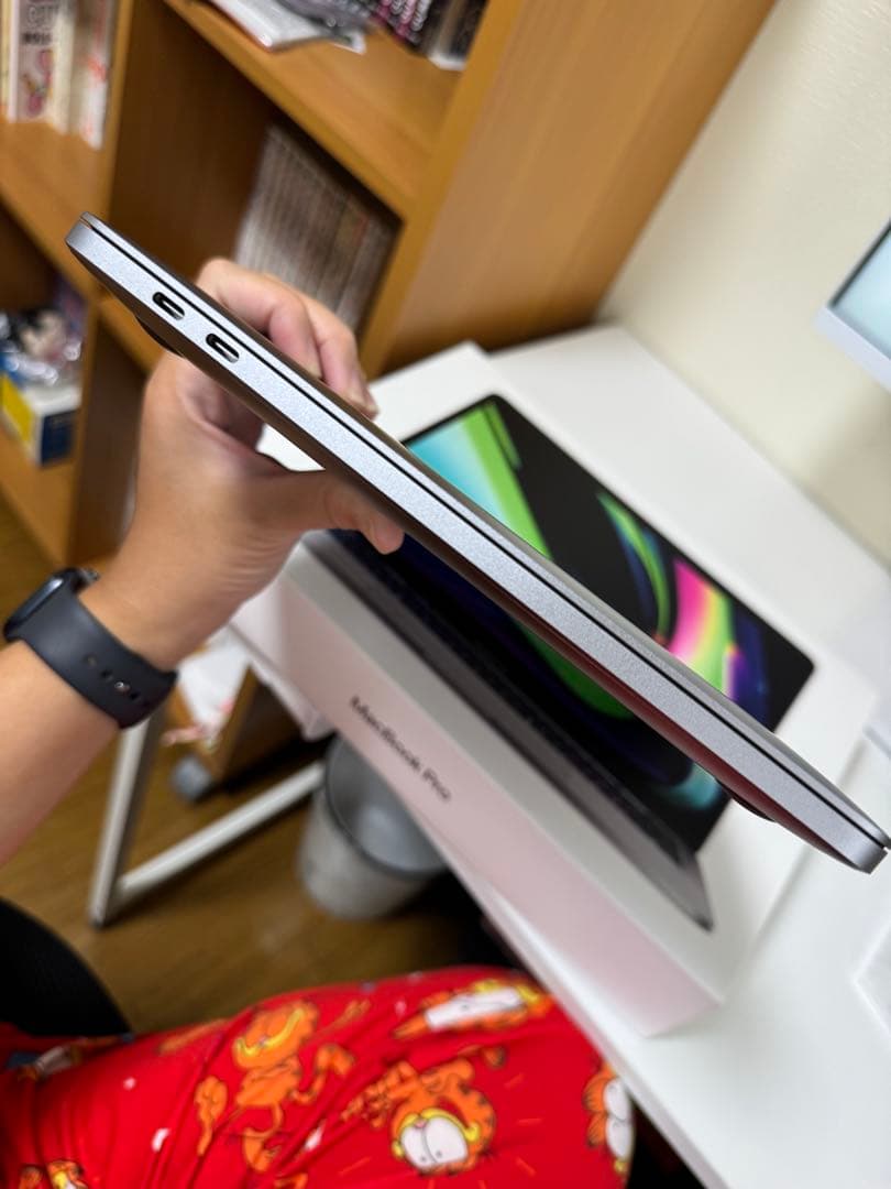 MacBook本体 Apple MacBook Pro 13-inch M1 8GB 256GB