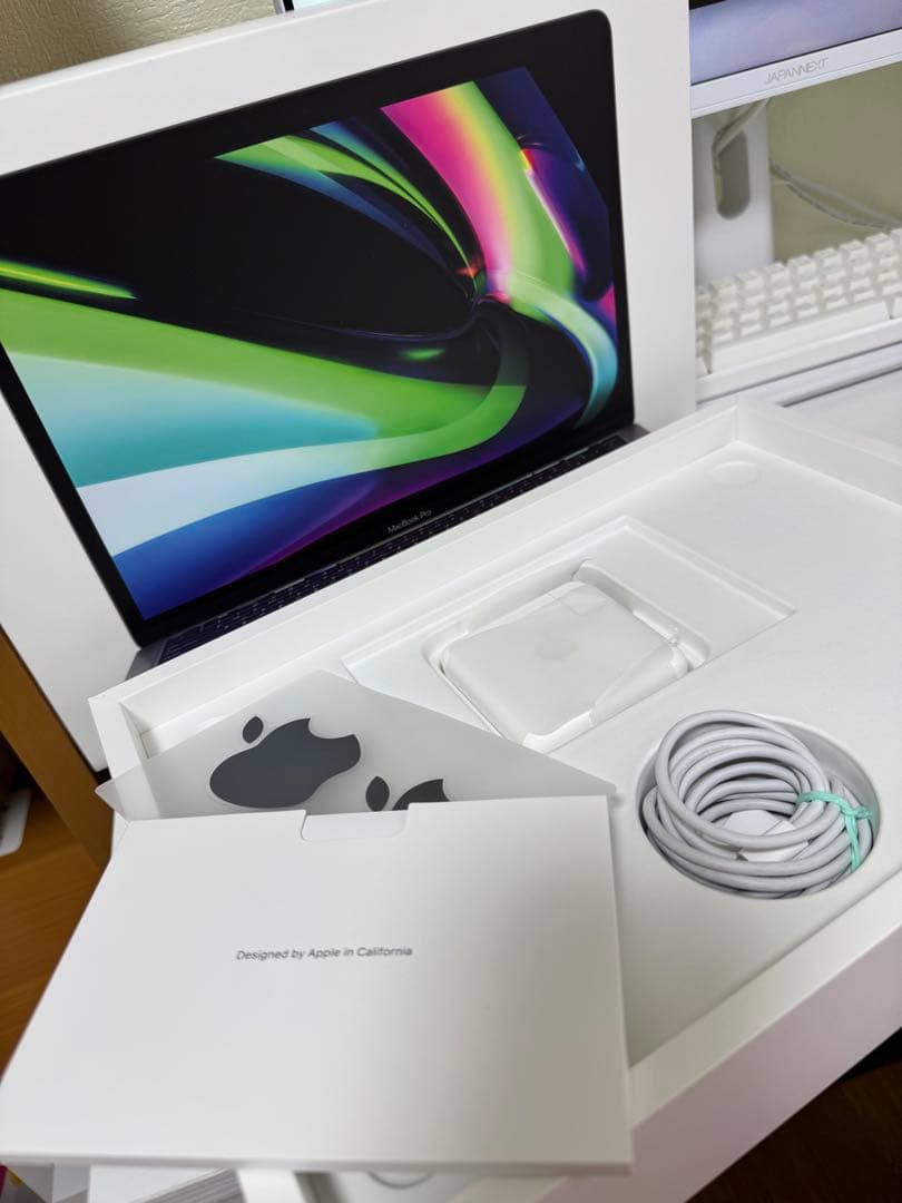 MacBook本体 Apple MacBook Pro 13-inch M1 8GB 256GB