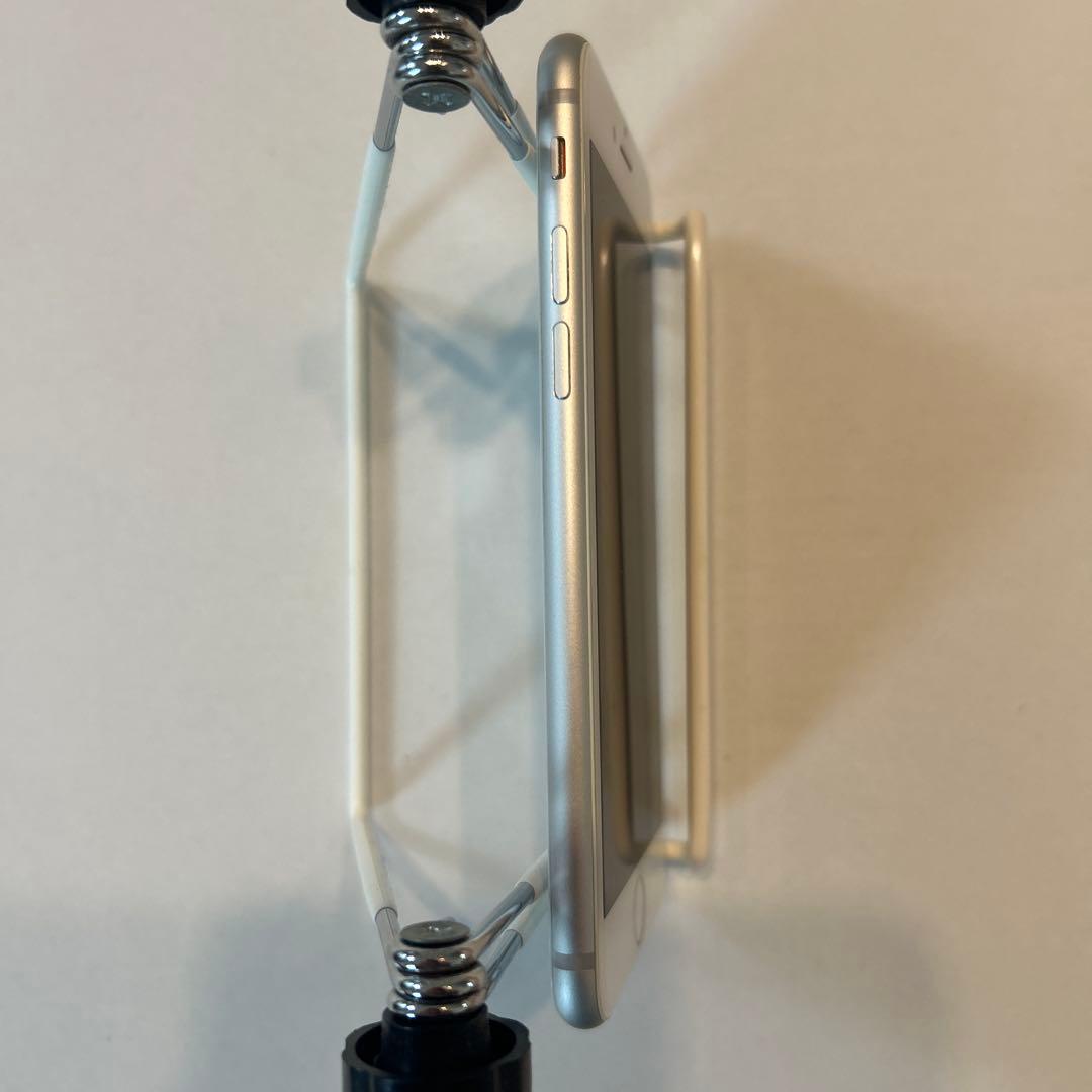 iPhone 8 64GB シルバー　SIMフリー最大容量100%