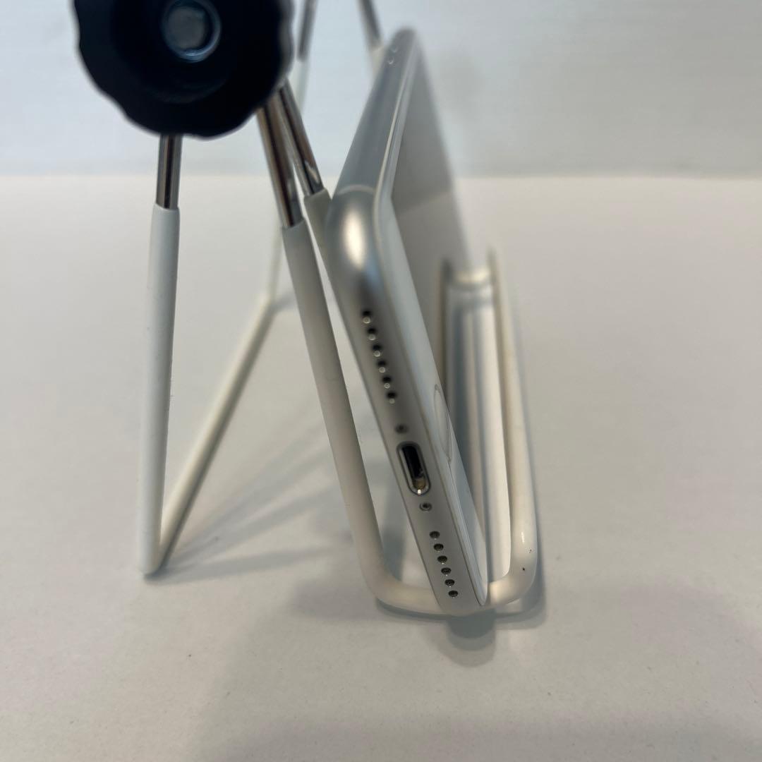 iPhone 8 64GB シルバー　SIMフリー最大容量100%