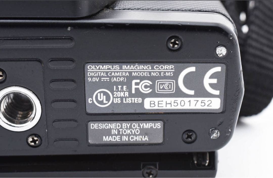 OLYMPUS ミラーレス一眼 OM-D E-M5 ボディ 1605万画素