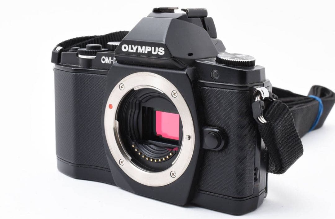 OLYMPUS ミラーレス一眼 OM-D E-M5 ボディ 1605万画素