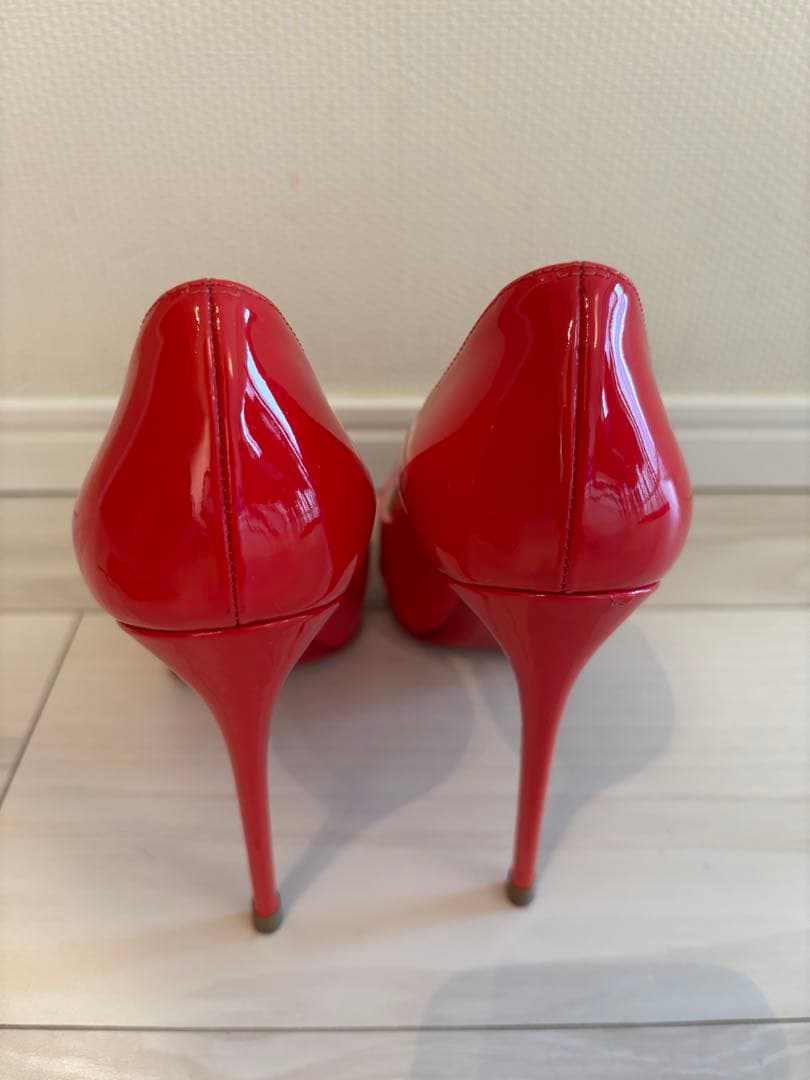 セール！クリスチャンルブタン ３４サイズ パンプス