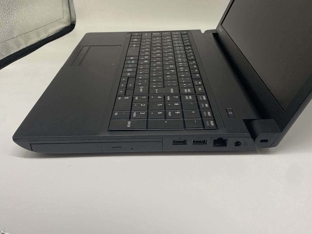 クロ　　【東芝】ノートパソコン B4