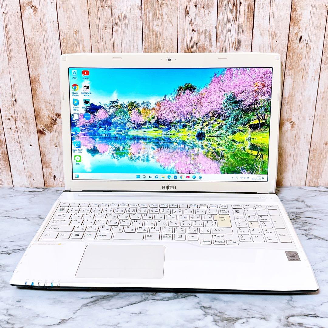 1台限定✨高性能i7＆爆速SSD/メモリ8GB✨カメラ付き 薄型パソコンPC