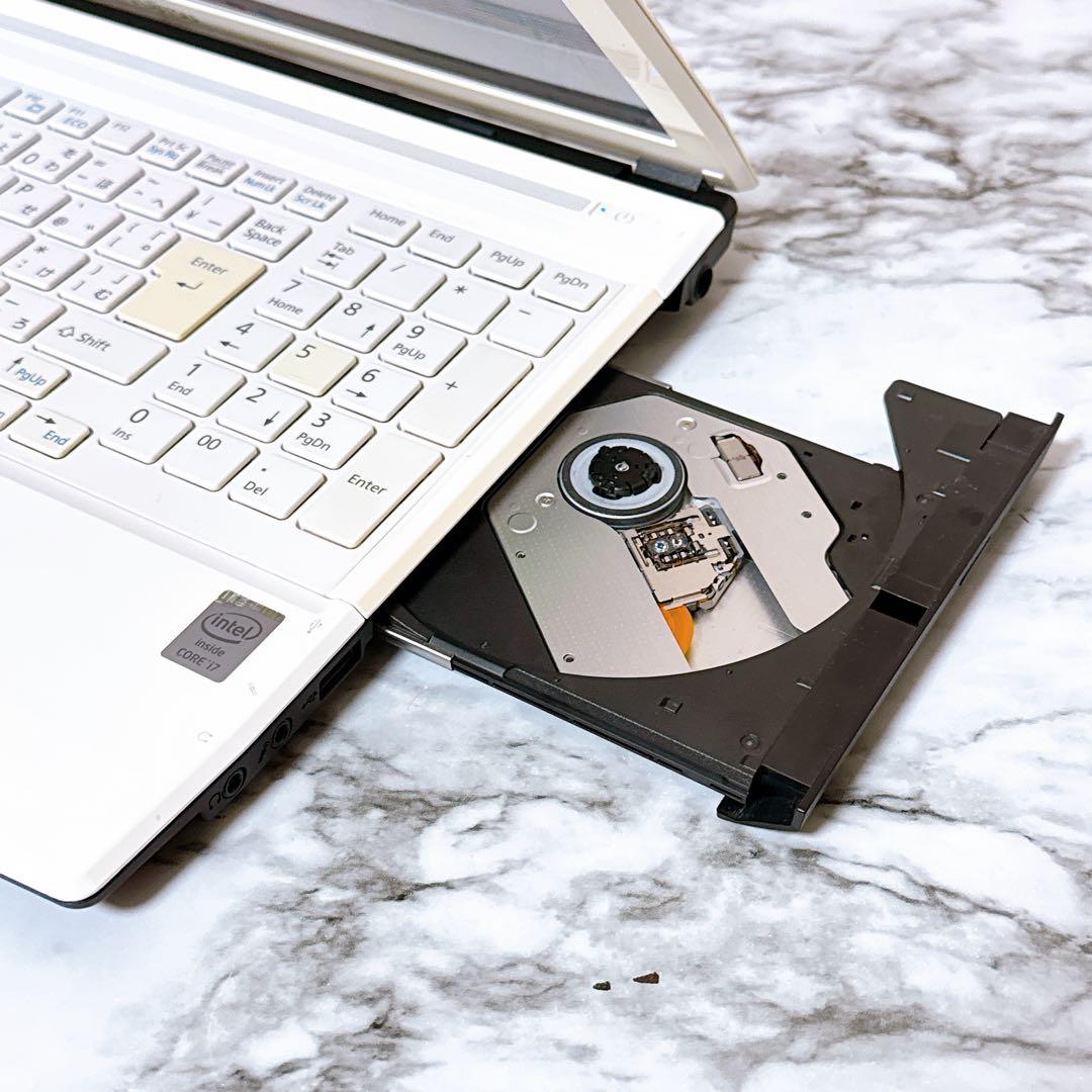 1台限定✨高性能i7＆爆速SSD/メモリ8GB✨カメラ付き 薄型パソコンPC