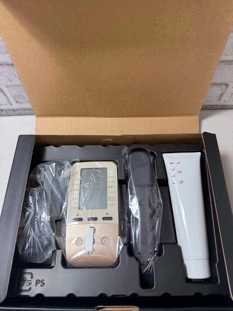 美品 未使用品 セットシェイプビートプレミアム 美顔器 ダイエット ディノス