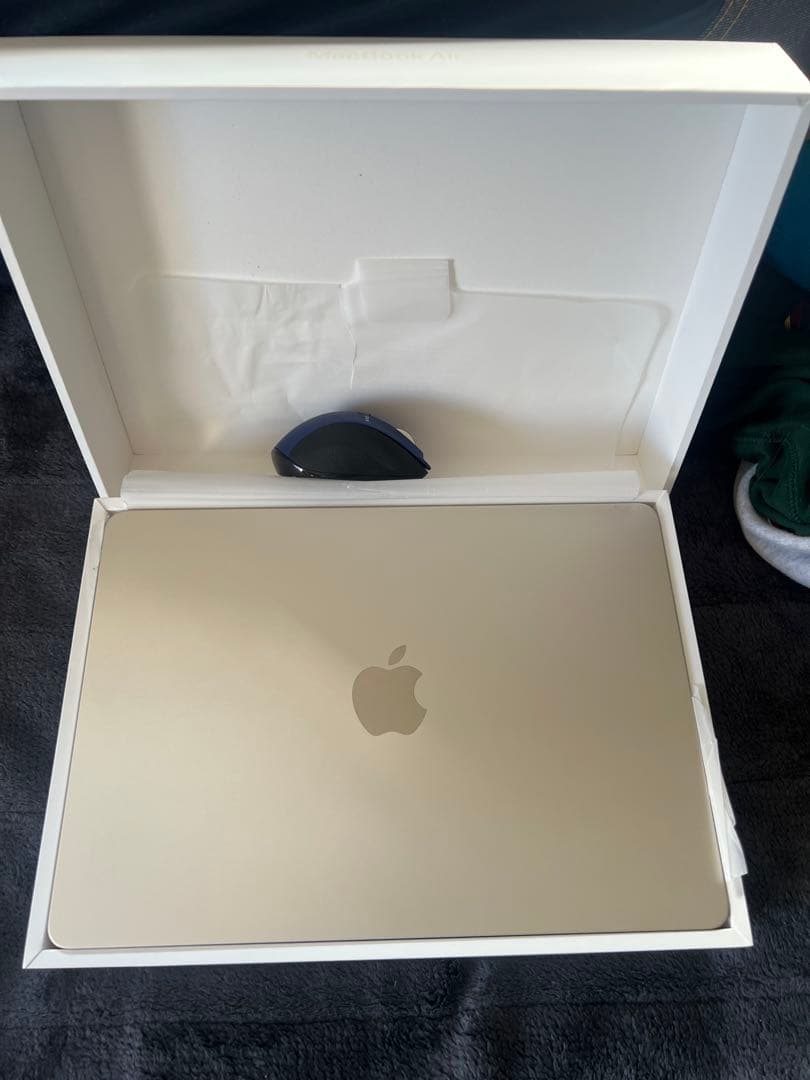 ゴールド MacBook本体 薄型デザイン 付属品完備