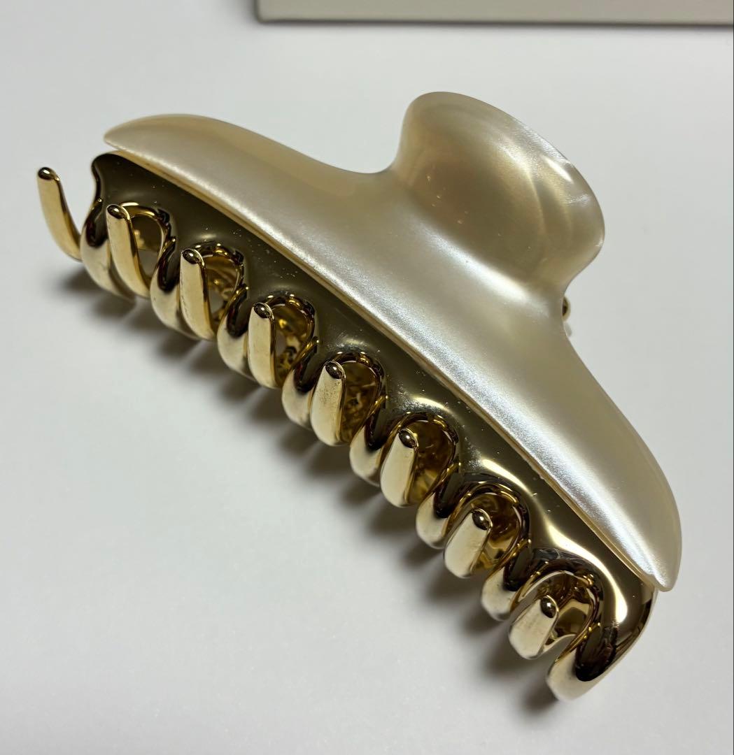 acca ヘアクリップ アイボリー×ゴールド