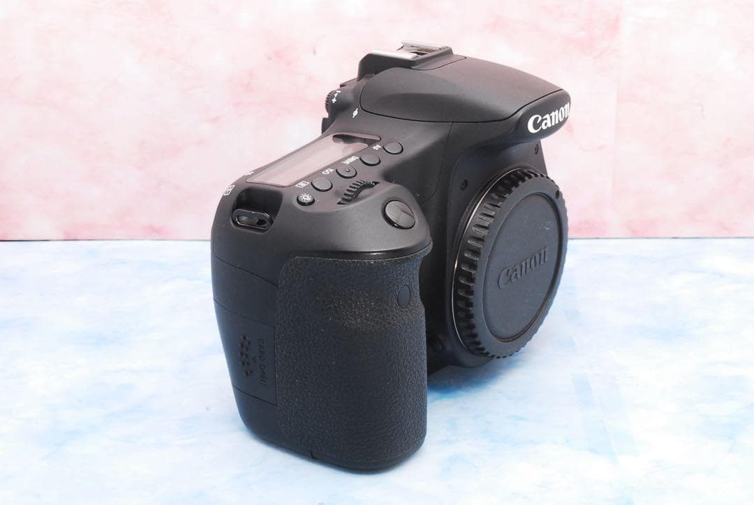 キャノン EOS 60D▪️一眼レフカメラ▪️S数少♪▪️手ぶれ補正標準＆望遠