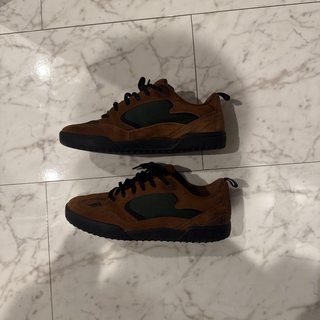 es QUATTROスケシュー　erl ポーカーズ　ビーブロ