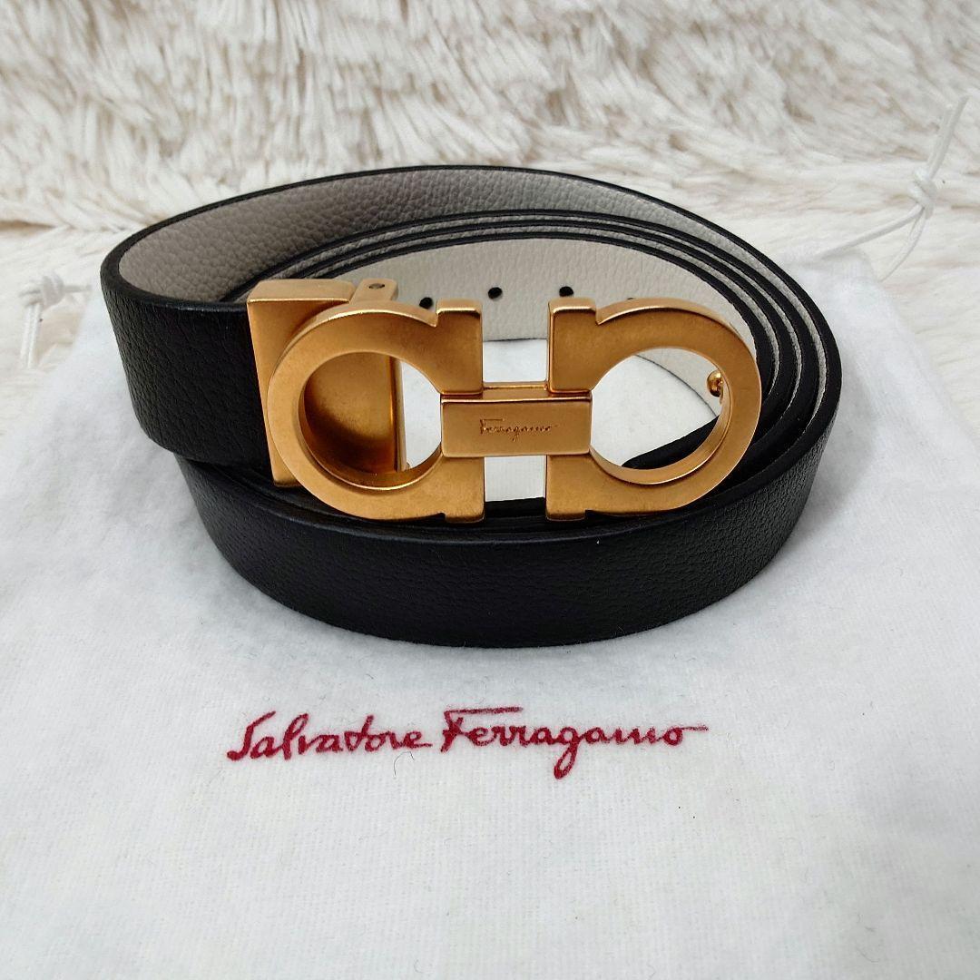 Salvatore Ferragamo メンズ ベルト 黒　白 レザー　細め