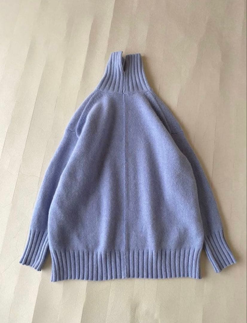 トゥモローランドTOMORROWLANDラムウールカシミヤタートルネックニット