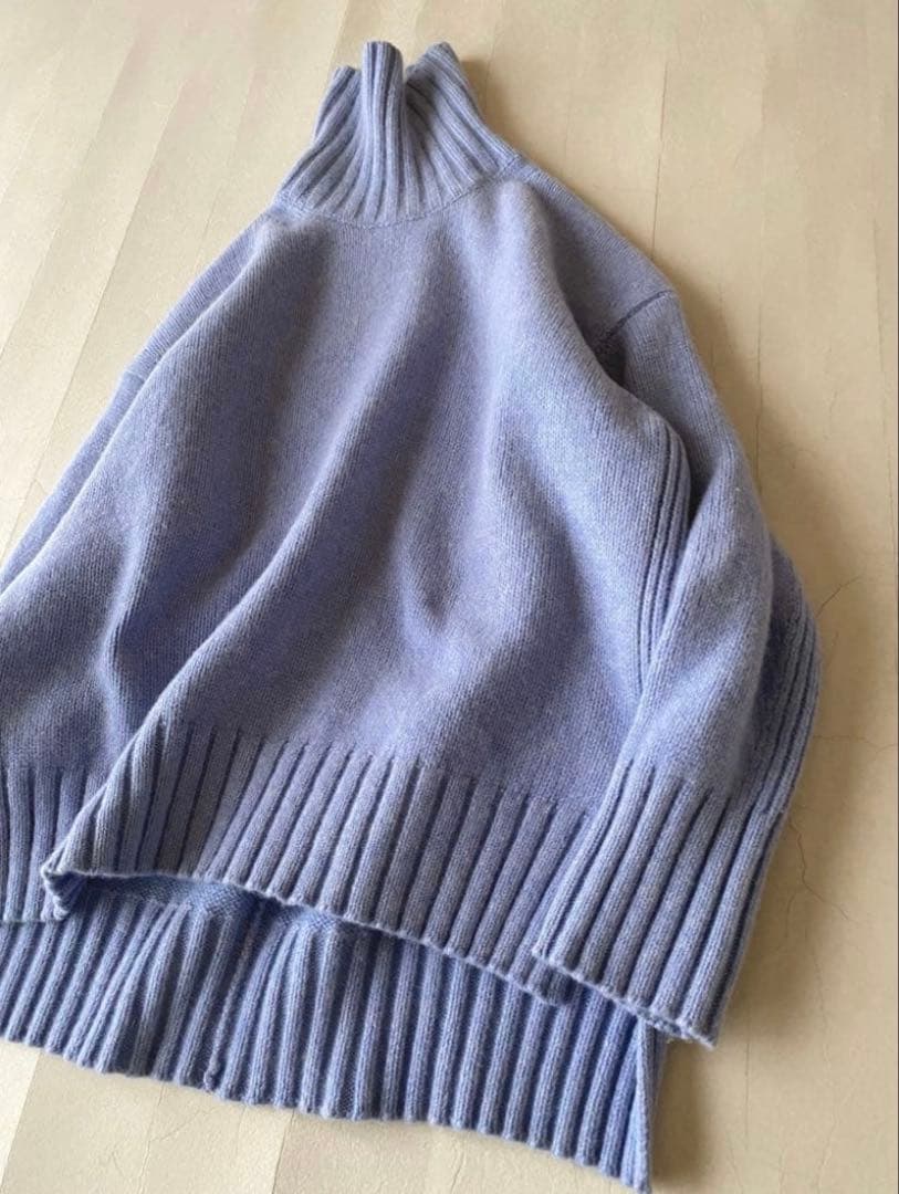 トゥモローランドTOMORROWLANDラムウールカシミヤタートルネックニット