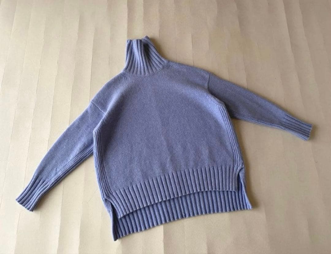 トゥモローランドTOMORROWLANDラムウールカシミヤタートルネックニット