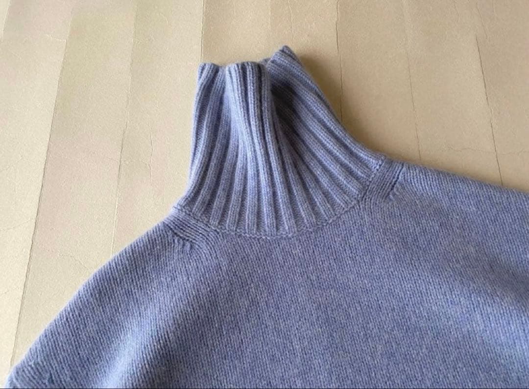 トゥモローランドTOMORROWLANDラムウールカシミヤタートルネックニット