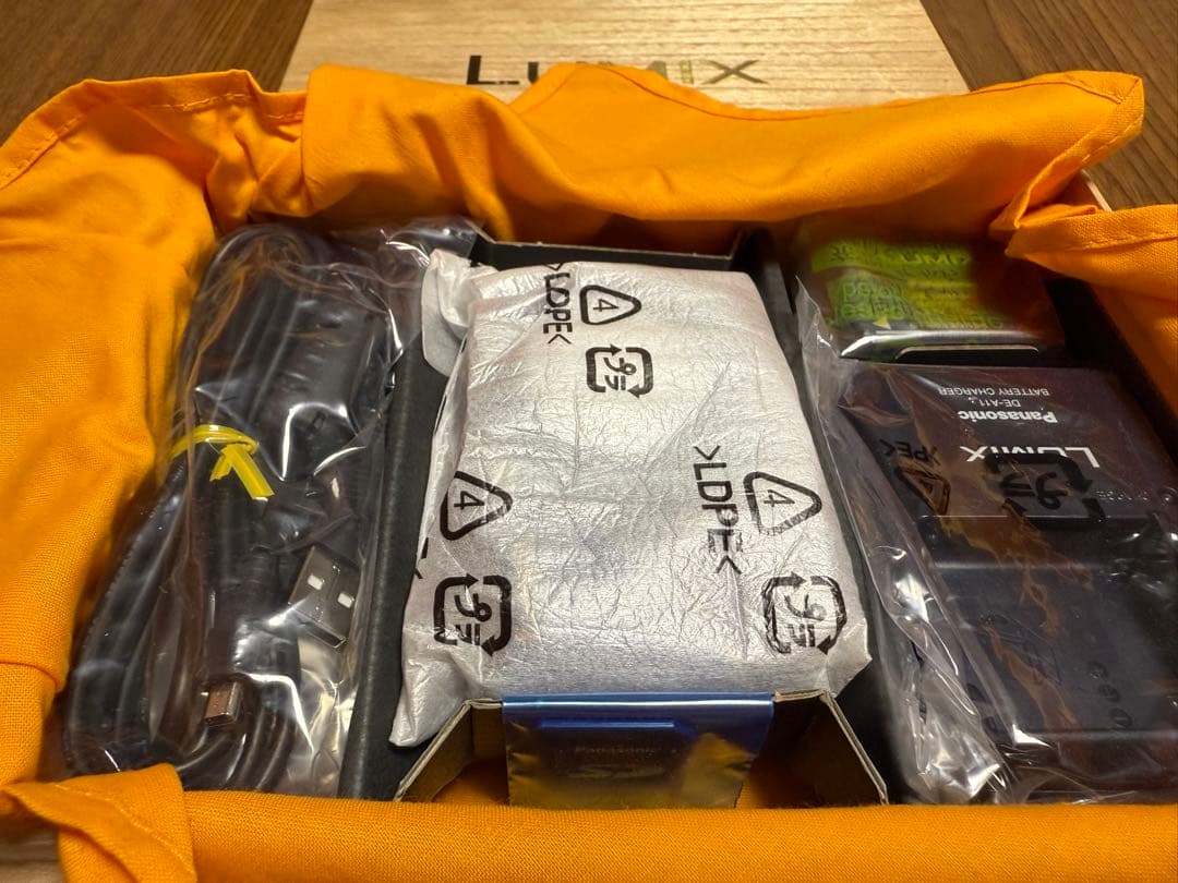 【限定】LUMIX DMC-FX07 限定漆モデル コンデジ デジカメ