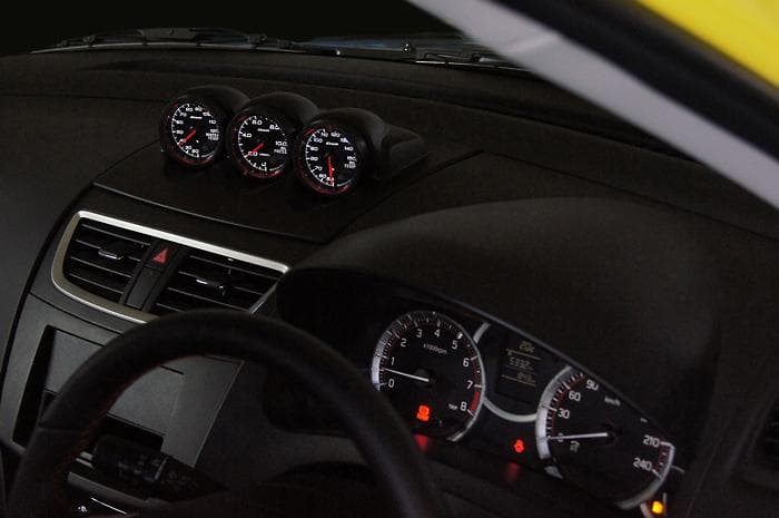 未使用　MSE3連メーターポッド　スイフトスポーツ　ZC32　ZC72　ZD72