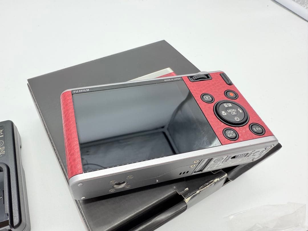 【美品】 富士フィルム FUJIFILM XF1 コンパクトデジタルカメラ